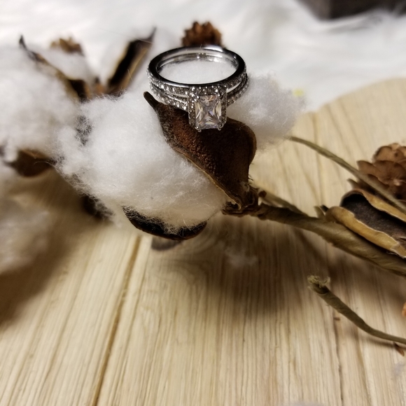 💍💍Gorgeous 2pc Set Engagement Ring CZ💍💍 - Picture 5 of 13